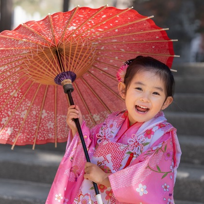 HannahCreate（ハンナクリエイト）が出張撮影したジェスチャー, 自然の中の人々, 脊椎動物が写った家族写真の出張撮影/七五三フォト/お宮参りの写真