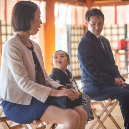 竹部 祐樹が出張撮影した防府天満宮, 足首, 人間の足などが写った「七五三＠防府天満宮」の家族写真