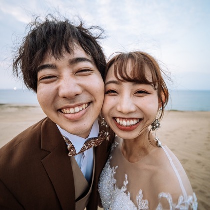 鈴木雅人が出張撮影したかざりや -蒸し餅-, Ichimonjiya Wasuke (Aburi-Mochi), ネクタイなどが写った「ファミリー/ウェディング」の家族写真