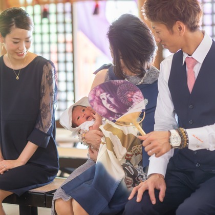 竹部 祐樹が出張撮影した誕生, 慰め, パーティーなどが写った「お宮参り＠唐津神社」の家族写真