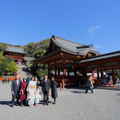 出張撮影　FotoMatograph　間藤　恒が出張撮影した「21.11.12　鶴岡八幡宮　椋梨様」の家族写真