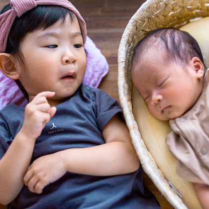 waka photoが出張撮影した自然の中の人々, 植物学, 植物が写ったニューボーンフォトの写真