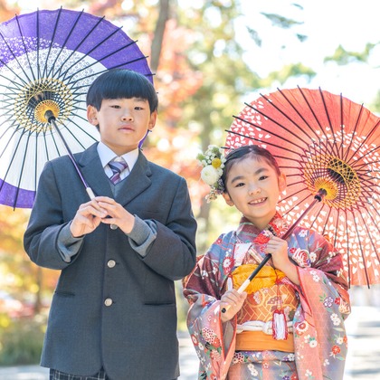 森元こずえが出張撮影した現代ファンタジーの王国, フラッシュ撮影, ジェスチャーなどが写った「七五三」の家族写真