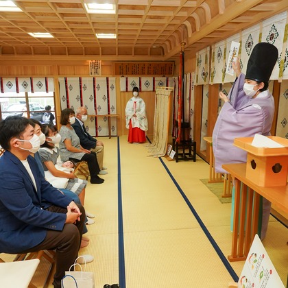 スタジオ　まるが出張撮影した「お宮参り」の家族写真