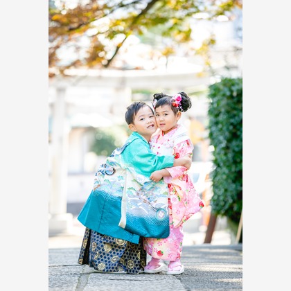 meganecco Photographyが出張撮影したストリートファッション, 自然の中の人々, 七五三衣装などが写った「七五三出張撮影@東京」の家族写真