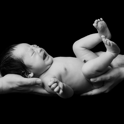 AXiS Photo Service 伊神 菜穂子が出張撮影したグレー, 虹彩, 赤ちゃん・幼児服が写ったニューボーンフォトの写真