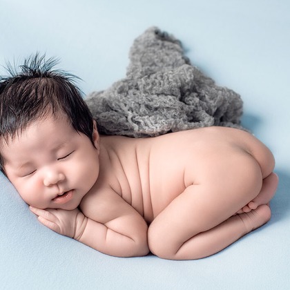 AXiS Photo Servise 藤井靖史が出張撮影したシャツ, ビーチの人々, 自然の中の人々が写ったニューボーンフォトの写真