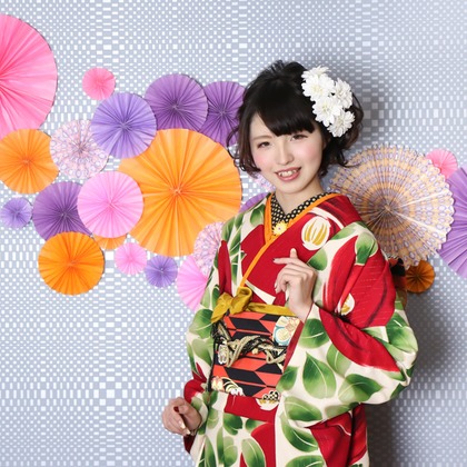 スマイルハンターが出張撮影した家族写真(キッズ,ベビーフォト)などが写った「成人式フォト」の家族写真