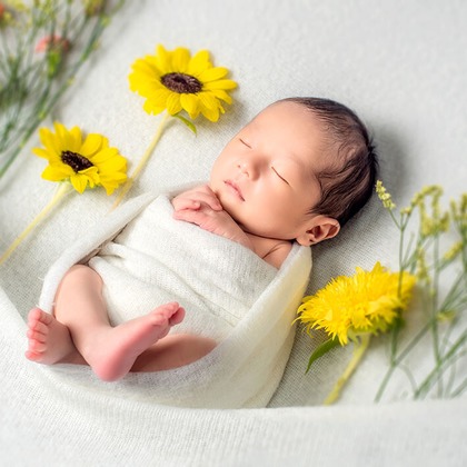 AXiS Photo Servise 藤井靖史が出張撮影したシャツ, ビーチの人々, 自然の中の人々が写ったニューボーンフォトの写真