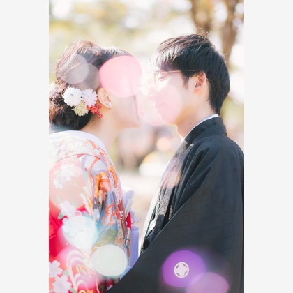 鈴木雅人が出張撮影したかざりや -蒸し餅-, Ichimonjiya Wasuke (Aburi-Mochi), ネクタイなどが写った「ファミリー/ウェディング」の家族写真