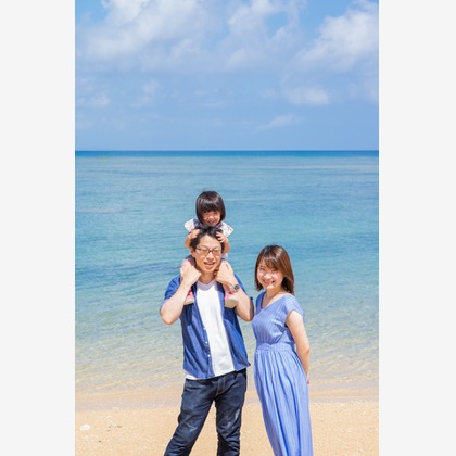 石垣島メモリアルフォトが撮影した家族写真の出張撮影の写真