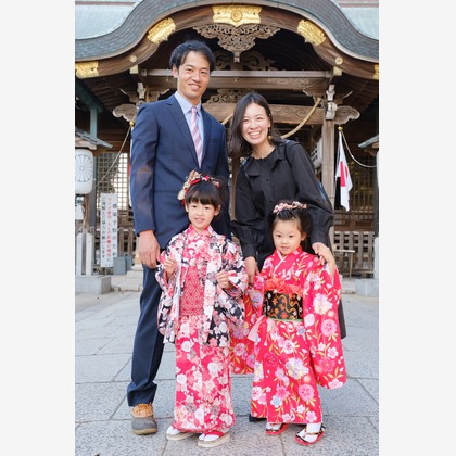 高夏写真店が出張撮影した「七五三の撮影」の家族写真