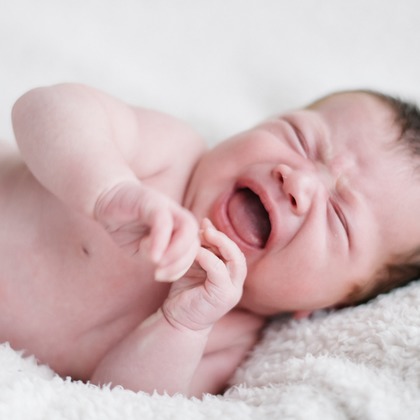 アトリエ　エピカ/清水　一哉が出張撮影したカレンダー, 就寝時間, ニューボーンフォト(新生児写真)などが写った「ニューボーンフォト」の家族写真