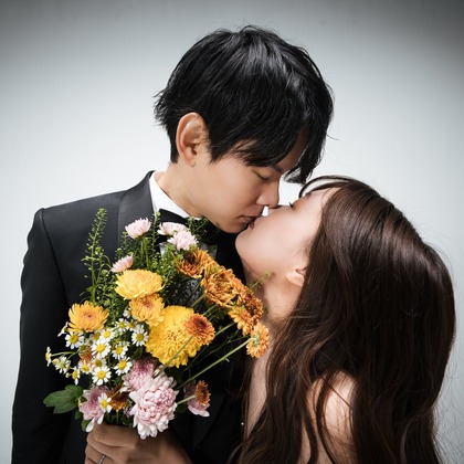 鈴木雅人が出張撮影したかざりや -蒸し餅-, Ichimonjiya Wasuke (Aburi-Mochi), ネクタイなどが写った「ファミリー/ウェディング」の家族写真