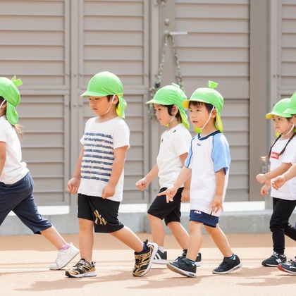 T.Matsumuraが出張撮影した甘いひよこ, 鍛冶池キャンプ場, ローラースポーツなどが写った「運動会（保育園）」の家族写真