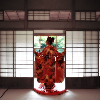 Photo of :albumName taken by STUDIO GIROUX