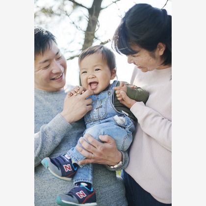 NISHIMURA AKINOBUが出張撮影した空, 赤, 青が写った家族写真(キッズ,ベビーフォト)の写真