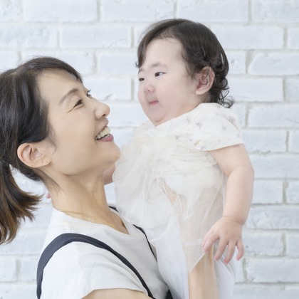 A&Y写真OFFICEが出張撮影した荷物とバッグ, シンボル, バックパックなどが写った「家族写真」の家族写真