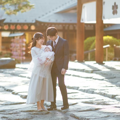 出張撮影くろさわが出張撮影したショール, 唯一, 裸足などが写った「お宮参り」の家族写真