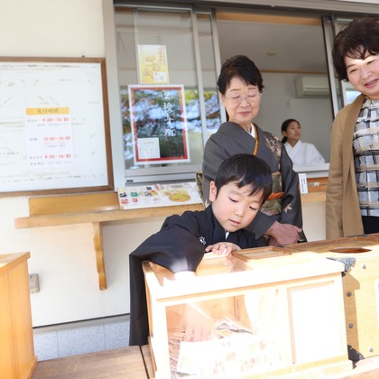 Kan Suzuki  photographyが出張撮影した自然の風景, 七五三, スナップショットが写ったエンゲージメントフォトの写真