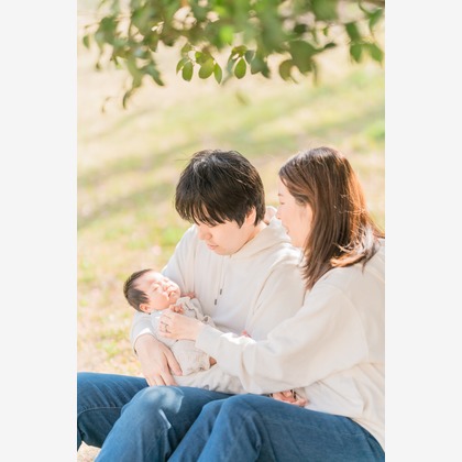 池田廉が出張撮影した「公園にて」の家族写真