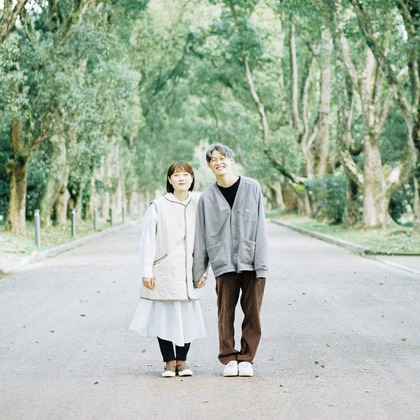 鈴木雅人が出張撮影したかざりや -蒸し餅-, Ichimonjiya Wasuke (Aburi-Mochi), ネクタイなどが写った「ファミリー/ウェディング」の家族写真