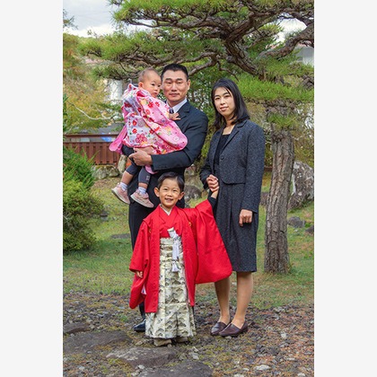 waka photoが出張撮影した自然の中の人々, 植物学, 植物が写った七五三フォトの写真