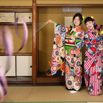 スマイルハンターが出張撮影した家族写真(キッズ,ベビーフォト)などが写った「成人式フォト」の家族写真