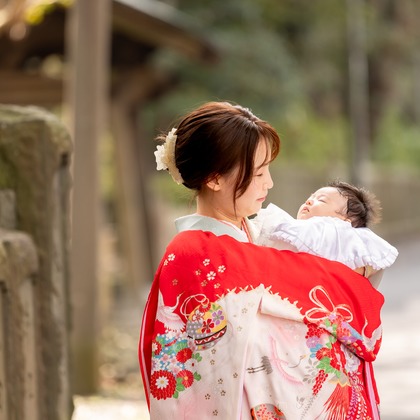 出張撮影くろさわが出張撮影したショール, 唯一, 裸足などが写った「お宮参り」の家族写真