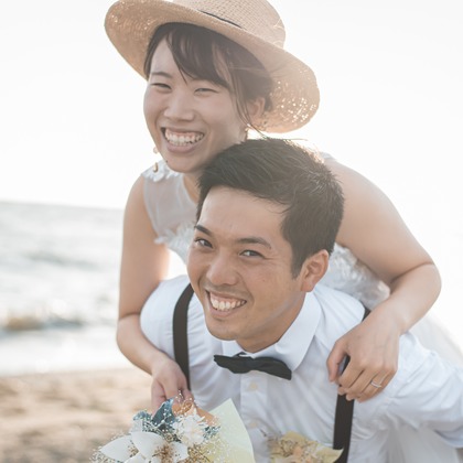 山下　剛が撮影した「海岸でのウェディングフォト」の写真