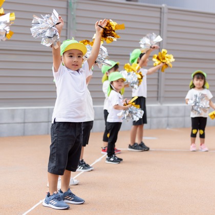 T.Matsumuraが出張撮影した甘いひよこ, 鍛冶池キャンプ場, ローラースポーツなどが写った「運動会（保育園）」の家族写真