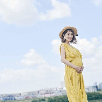 NISHIMURA AKINOBUが出張撮影したストリートファッション, 自然の中の人々, ジョイントなどが写った「初夏のマタニティフォト@二子玉川公園」の家族写真