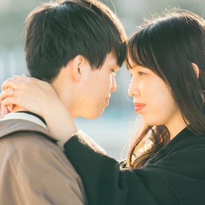 株式会社GESPが出張撮影したフラッシュ撮影, ジェスチャー, ドレスシャツなどが写った「みなとみらい_ご夫婦」の家族写真