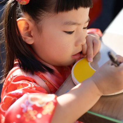 せおまさよが出張撮影したストリートファッション, ジェスチャー, 作りますなどが写った「出張撮影　七五三」の家族写真