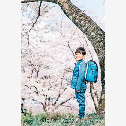 ゆのみふぉとが出張撮影した自然の中の人々, 手をつないで, 友情などが写った「桜とお写真」の家族写真