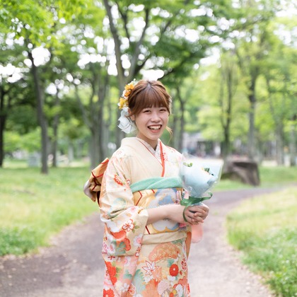 この写真は、出張撮影(家族写真(キッズ,ベビーフォト))のアルバム「成人式前撮り撮影」にある写真の1枚で、家族写真(キッズ,ベビーフォト)などが写っています。<br>「成人式前撮り撮影」では他にも:albumPhotoCount枚の家族写真を見ることができます。撮影者は蓬台祐希です。カメラマンのプロフィールページで、家族写真(キッズ,ベビーフォト)撮影の口コミやおすすめコメントを見ることができます。