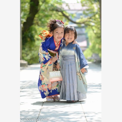 souvenir photoが出張撮影した着物, 赤, 写真が写ったエンゲージメントフォトの写真