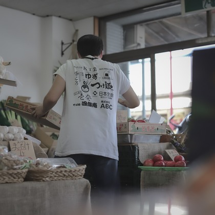 芳賀 翔大が撮影した「コロナ禍の商店街」の写真