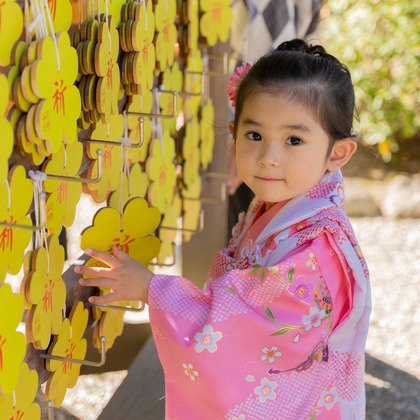 HannahCreate（ハンナクリエイト）が出張撮影したジェスチャー, 自然の中の人々, 脊椎動物が写った家族写真の出張撮影/七五三フォト/お宮参りの写真