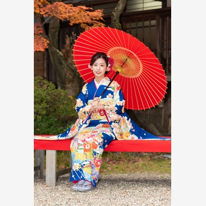 合同会社優希photoが出張撮影した成人式, 落葉, 着物が写った成人式撮影の写真