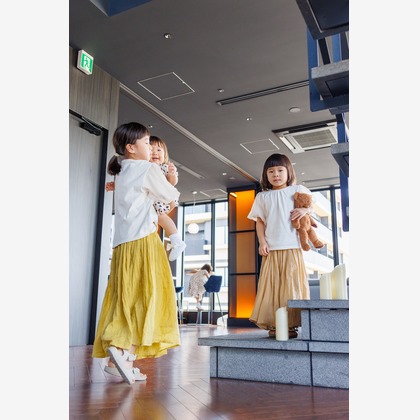 ちずカメラが出張撮影したワンピース, 荷物とバッグ, 赤ちゃん・幼児服などが写った「子供達」の家族写真