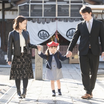 この写真は、出張撮影(家族写真(キッズ,ベビーフォト))のアルバム「家族写真」にある写真の1枚で、家族写真(キッズ,ベビーフォト)などが写っています。<br>「家族写真」では他にも:albumPhotoCount枚の家族写真を見ることができます。撮影者はA&Y写真OFFICEです。カメラマンのプロフィールページで、家族写真(キッズ,ベビーフォト)撮影の口コミやおすすめコメントを見ることができます。