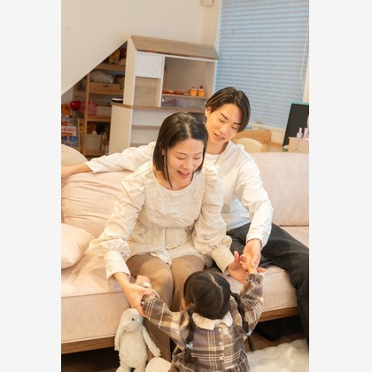 鈴木美咲が出張撮影した「家族のんびりフォト」の家族写真
