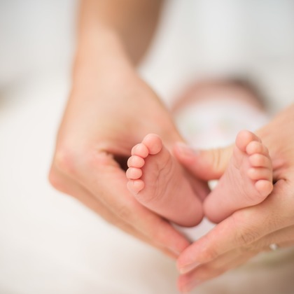 竹部 祐樹が出張撮影したジェスチャー, 適応, 生物などが写った「ベビーフォト＠長崎市」の家族写真