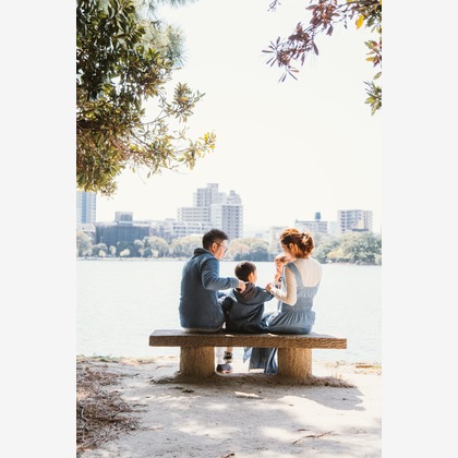 この写真は、出張撮影(家族写真(キッズ,ベビーフォト))のアルバム「大濠公園　家族写真」にある写真の1枚で、家族写真(キッズ,ベビーフォト)などが写っています。<br>「大濠公園　家族写真」では他にも:albumPhotoCount枚の家族写真を見ることができます。撮影者はyamegrapher 〜平島写真事務所〜です。カメラマンのプロフィールページで、家族写真(キッズ,ベビーフォト)撮影の口コミやおすすめコメントを見ることができます。