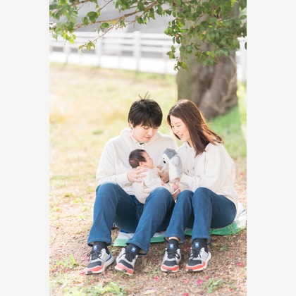 池田廉が出張撮影した「公園にて」の家族写真