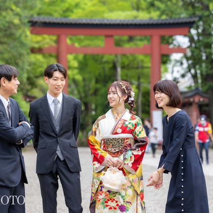 大森光太郎・K-PHOTOが出張撮影したYokohama Ukai-Tei, バトリョハウス, スポーツ会場などが写った「成人式撮影」の家族写真