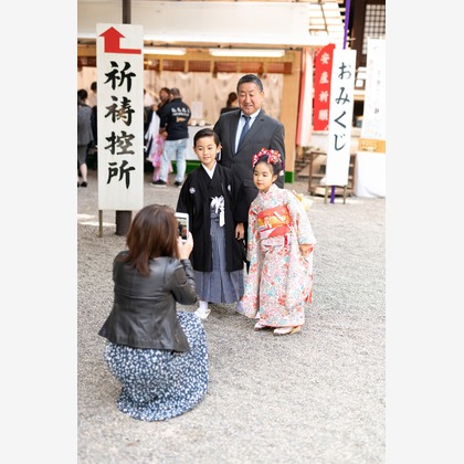 Takushi Yamamoto Photo Officeが出張撮影した「ポートレート」の家族写真
