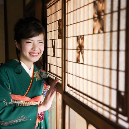 スマイルハンターが出張撮影した家族写真(キッズ,ベビーフォト)などが写った「成人式フォト」の家族写真