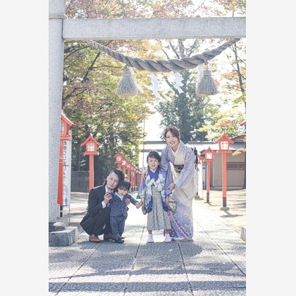 Photographer YUUKIが出張撮影した色合いと色合い, お祝い, 中国建築などが写った「七五三_5歳」の家族写真